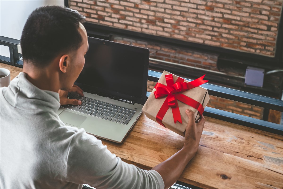Saint Valentin : découvrez le générateur d’idée de cadeau qui va sauver votre soirée